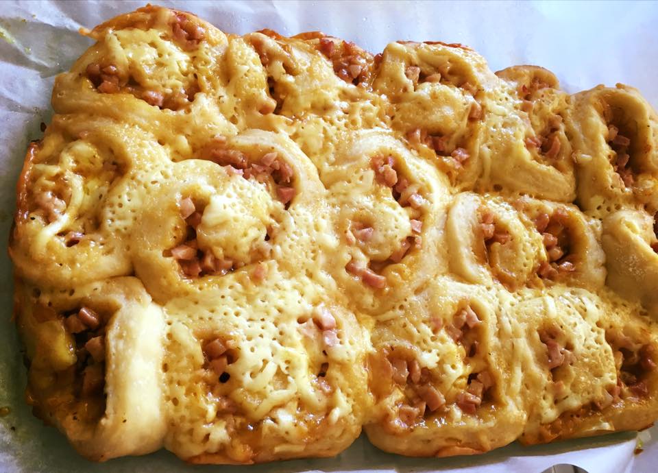 Cheesy bacon scrolls with green tomato relish