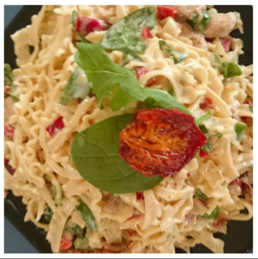 Chicken-Pasta-In-A-Creamy-Roasted-Pepeprs-and-Sundried-Tomato-Sauce-final-pic
